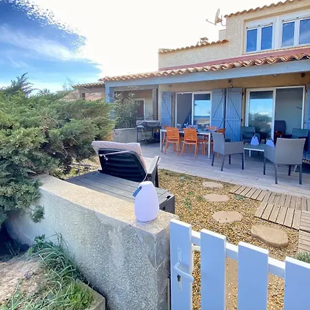 Maison De En Front De *